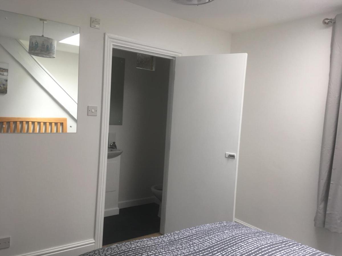 New Quay Palace Surf Lodge מראה חיצוני תמונה