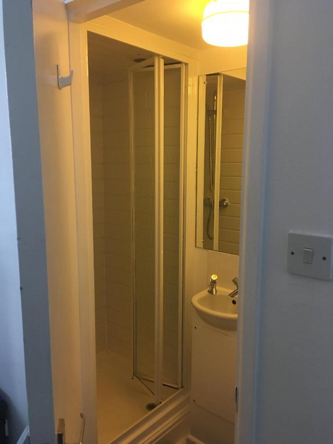New Quay Palace Surf Lodge מראה חיצוני תמונה