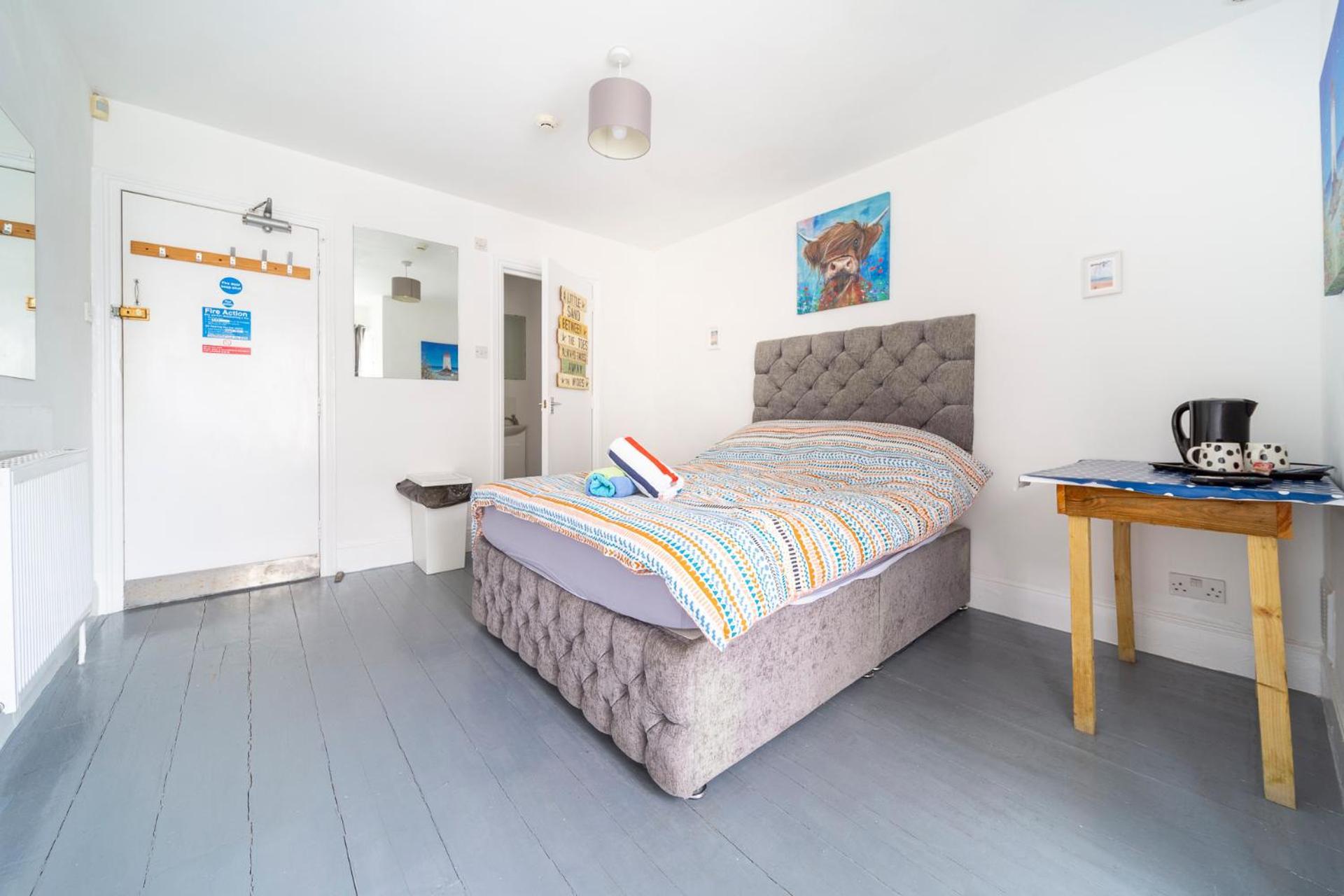 New Quay Palace Surf Lodge מראה חיצוני תמונה