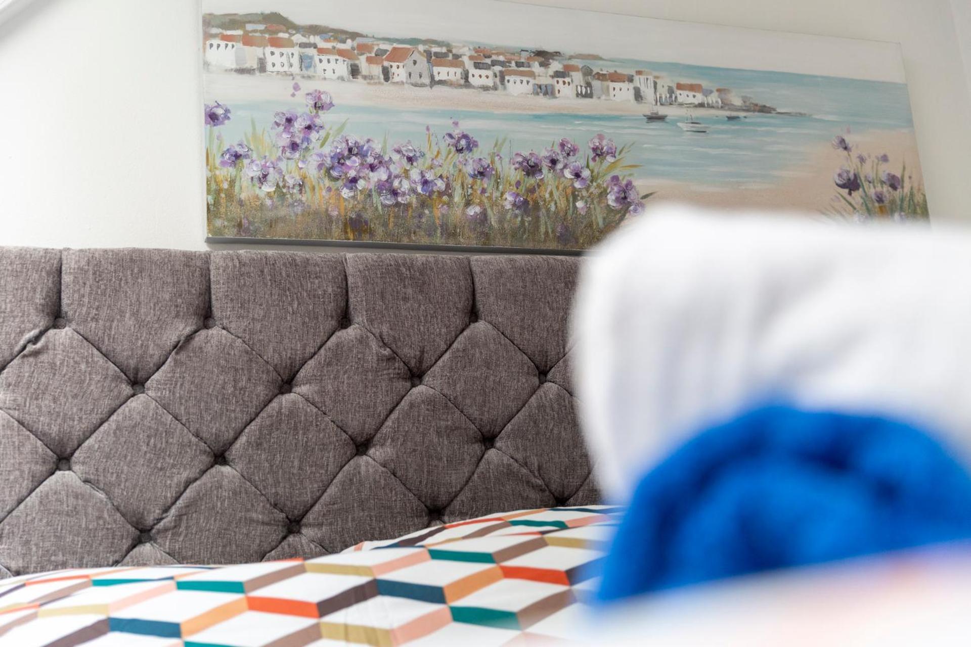 New Quay Palace Surf Lodge מראה חיצוני תמונה