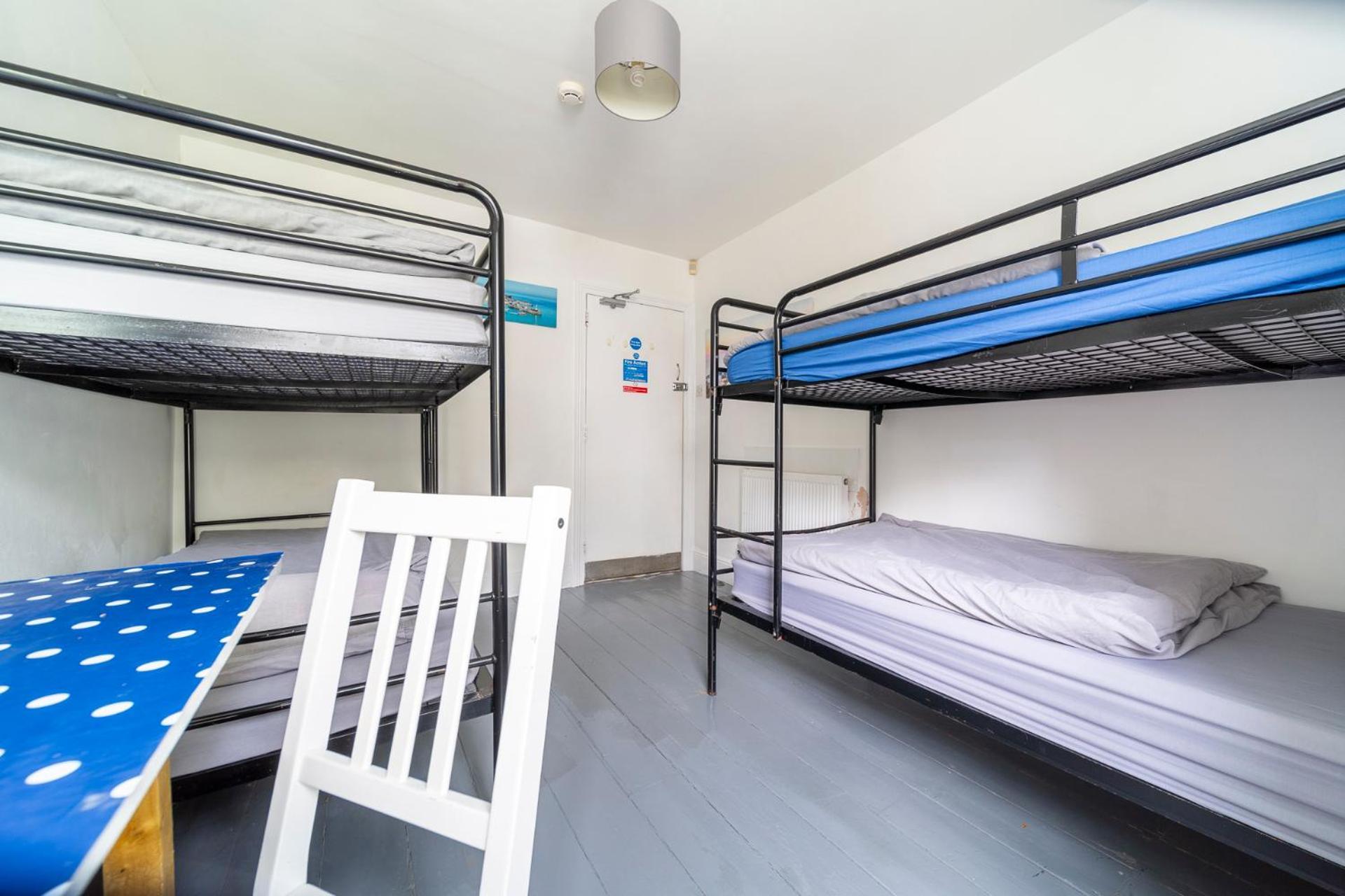 New Quay Palace Surf Lodge מראה חיצוני תמונה
